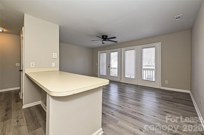 Building Photo - 6156 Meadow Rose Ln