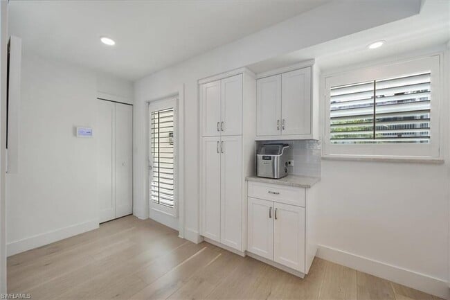 Photo - 800 River Point Dr