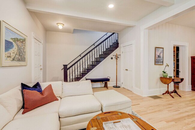 Photo - 2105 S Fillmore St Unit ID1356868P