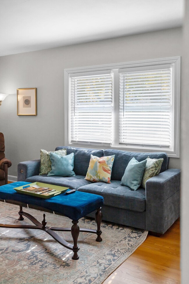 Building Photo - 810 E Pershing St Unit ID1296542P