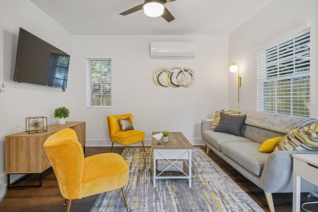 Photo - 975 Shadowridge Dr SE Unit SI ID1475257P