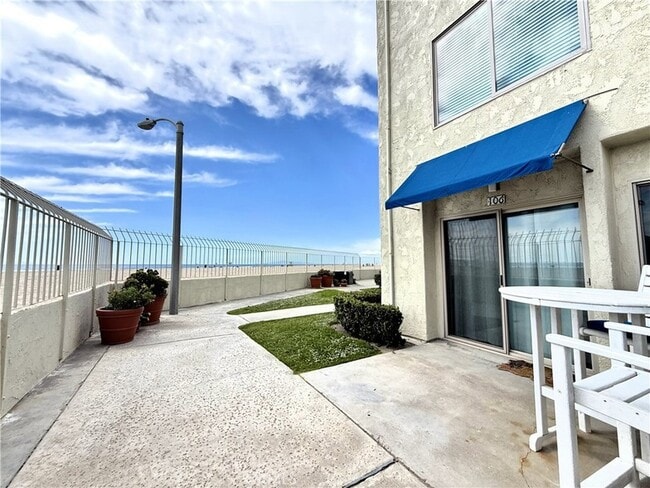 Photo - 711 Pacific Coast Hwy Unit 106