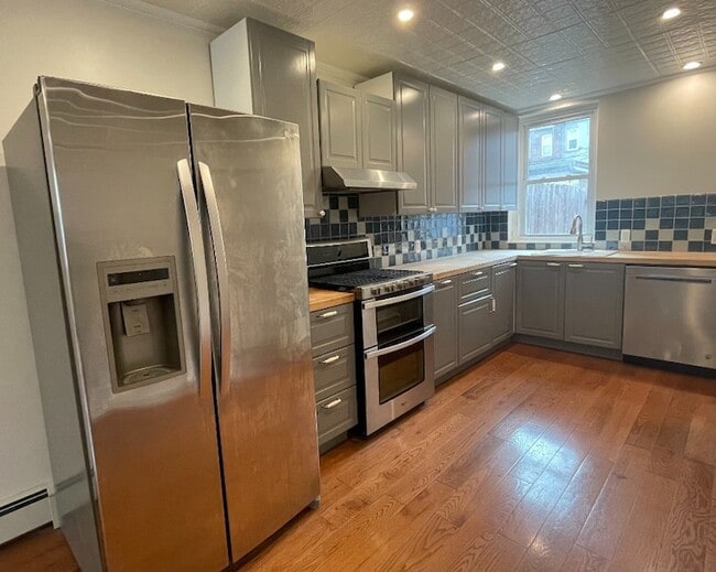 Photo - 682 E 42nd St Unit 1