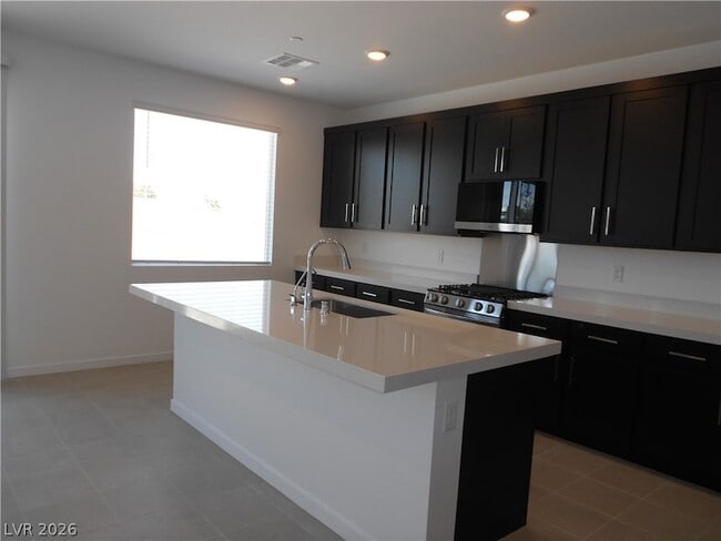 Photo - 324 Lupton Ave
