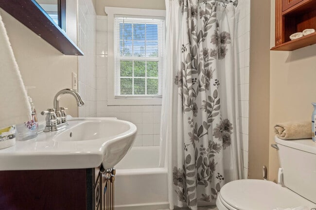 Photo - 42 Old Lancaster Rd Unit ID1321805P