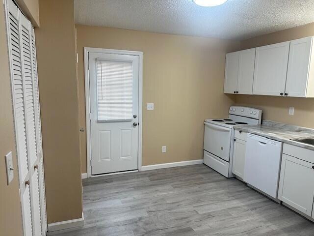 Photo - 1716 37th St NE