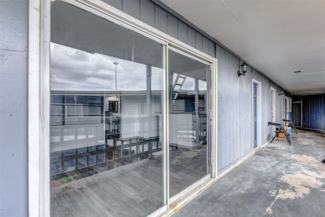 Photo - 7527 Gulf Fwy Unit 2