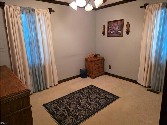 Photo - 35 Laurel Dr