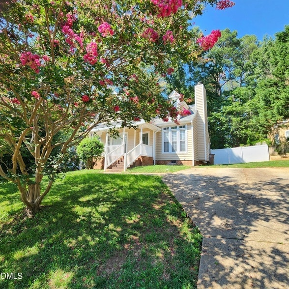 Photo - 126 W Holding Ave