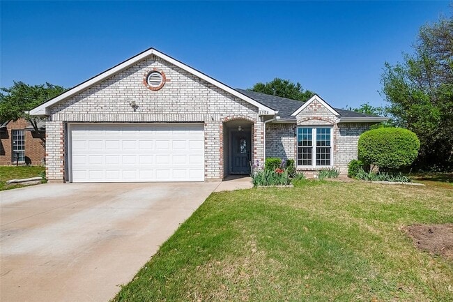 Building Photo - 6304 Brookcrest Dr
