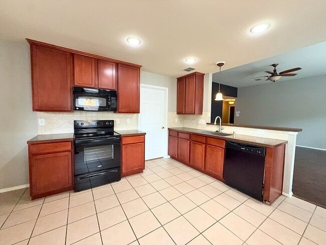 Photo - 9120 Goldenview Dr