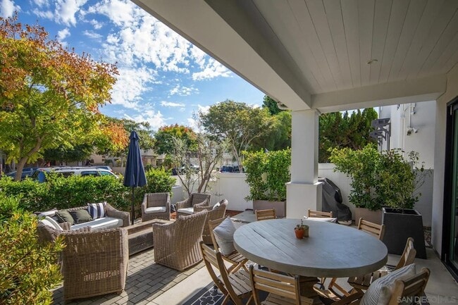 Photo - 712 E Avenue Unit