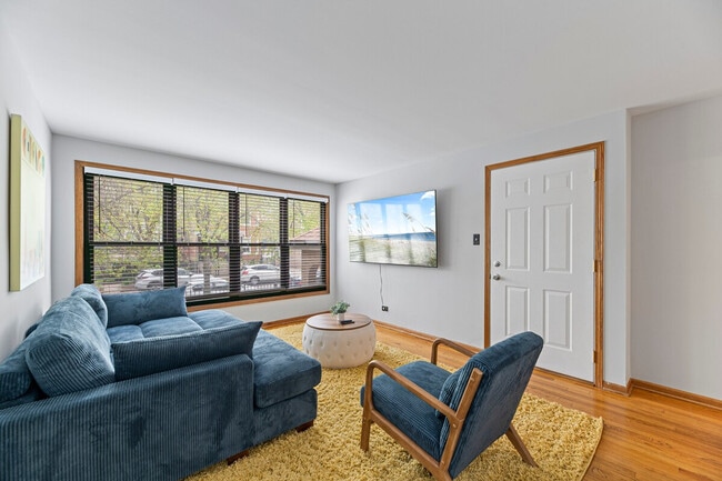 Building Photo - 2034 W Berteau Ave Unit ID1229889P