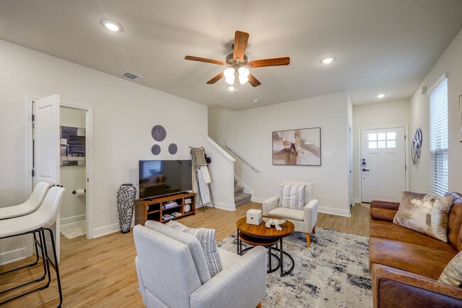 Photo - 13806 Enzo Gate Unit SI FL1-ID1631302P