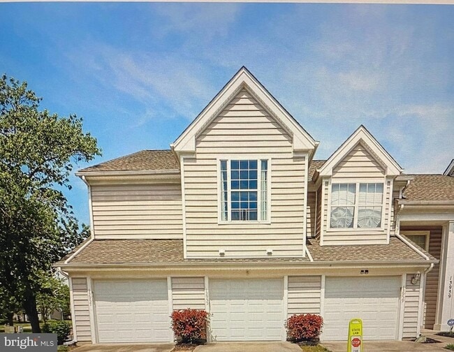 Building Photo - 13955 King George Way