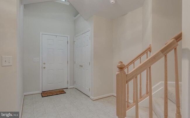 Photo - 105 Raphael Ct