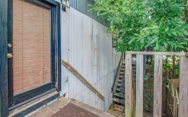 Photo - 5313 Palmetto St Unit B