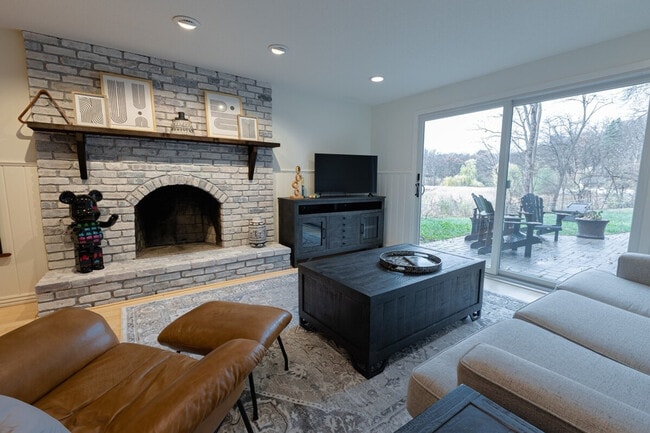 Building Photo - 16116 Ringer Rd Unit SI FL3-ID1369956P