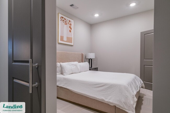 Photo - 600 19th St N