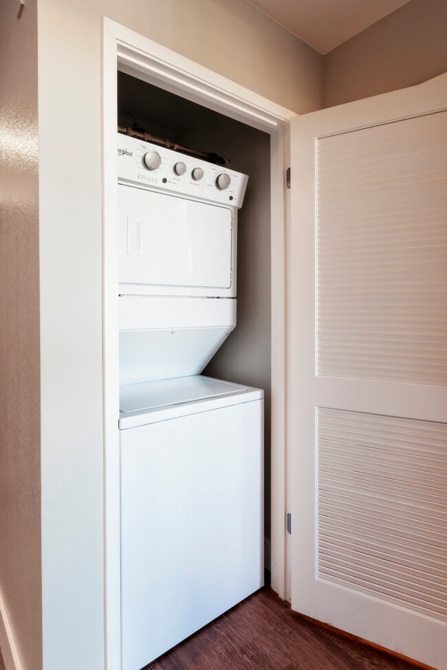 Renovated Package II in-home washer/dryer - Avalon San Bruno