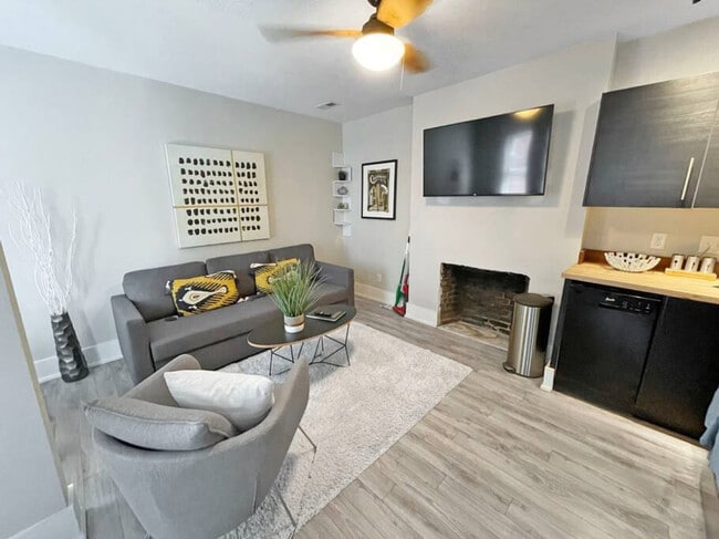 Building Photo - 1470 Goetz Alley Unit SI ID1056063P
