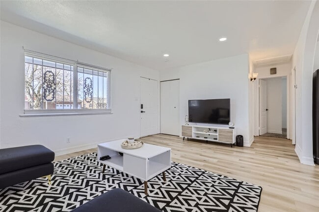 Photo - 5504 Troy St Unit SI ID1604841P
