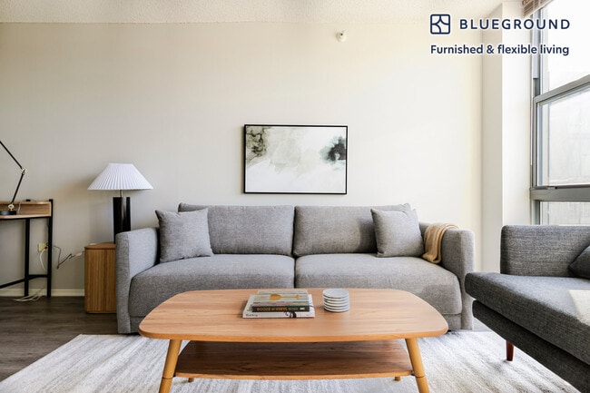 Photo - 180 N Jefferson St Unit SI FL13-ID1212