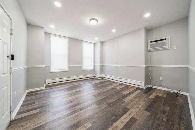 Photo - 309 14th St