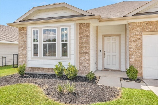 Photo - 223 Shoreview Dr