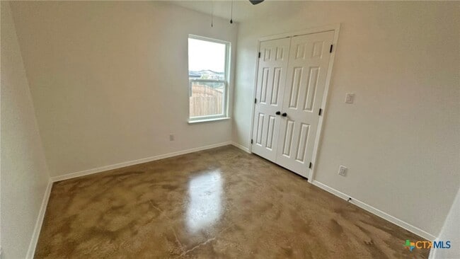 Photo - 977 Cline Dr