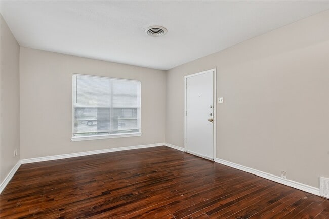 Photo - 10943 Desdemona Dr