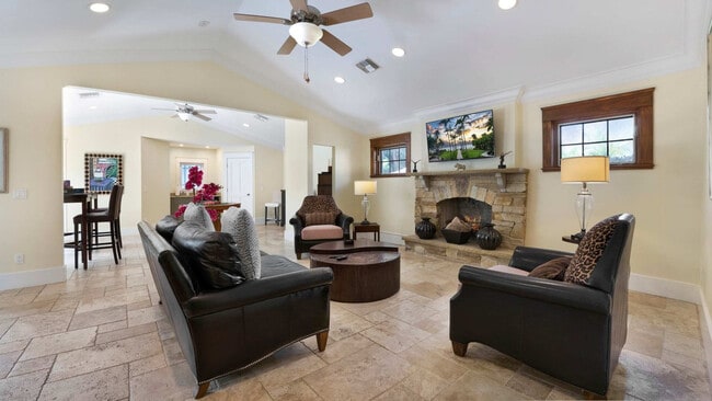 Building Photo - 445 Palm River Blvd Unit SI ID1534811P