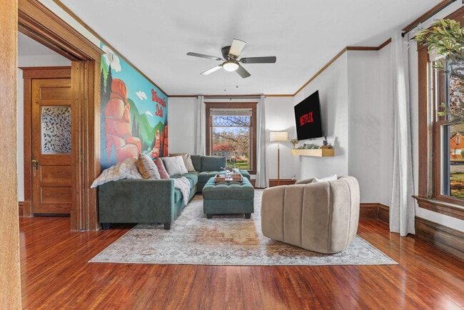 Photo - 924 Capital St Unit ID1369276P