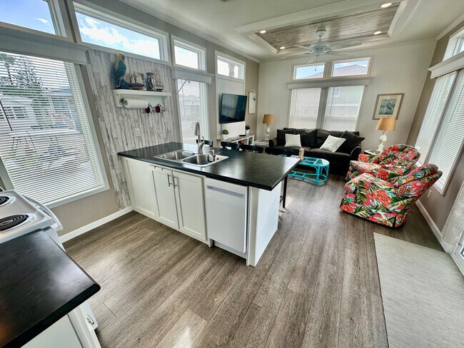 Photo - 1003 Nettles Blvd Unit SI ID1537527P
