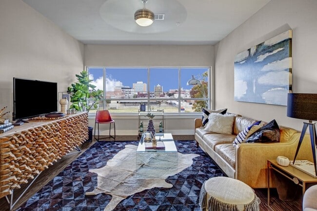 Photo - Metropolitan