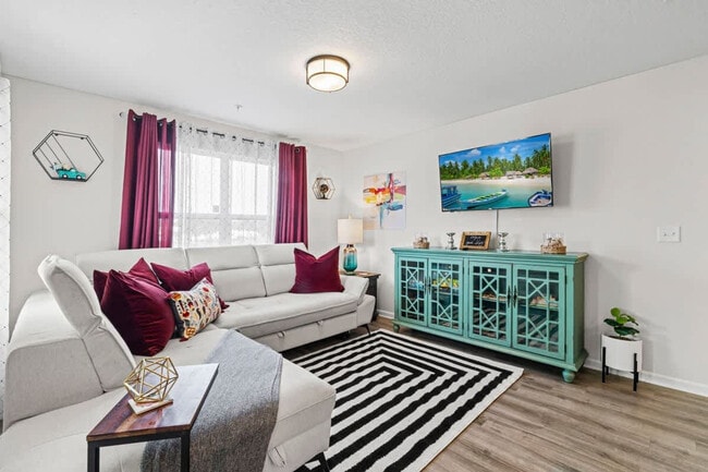 Building Photo - 9248 Western Way Unit SI ID1578584P
