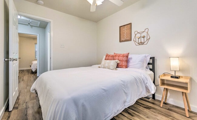 Photo - 4021 W 8th St Unit ID1296534P