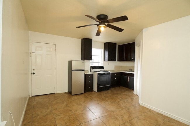 Photo - 6741 Ave E