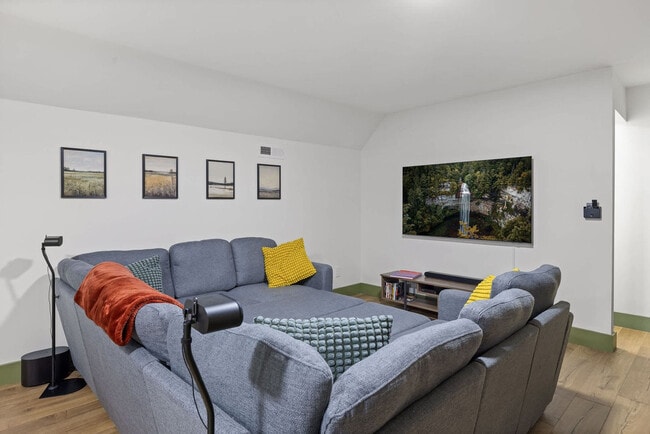 Building Photo - 250 Mt Della Rd Unit ID1094258P