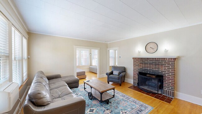 Photo - 128 1/2 Elm Street-SI ID1380181P Unit SI ID1380181P