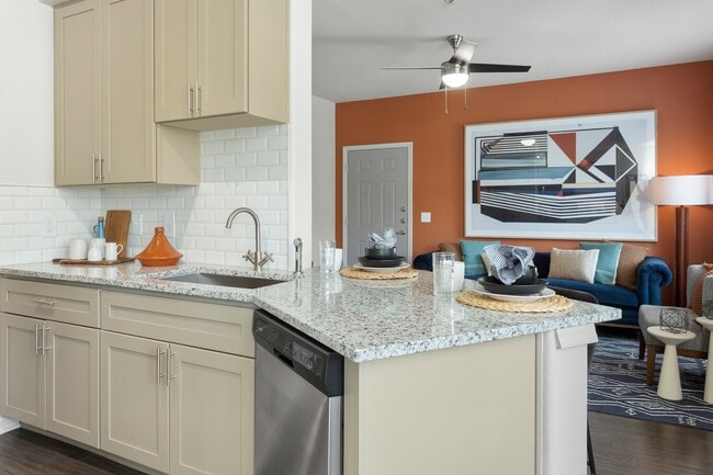 Photo - Cortland Red Mountain