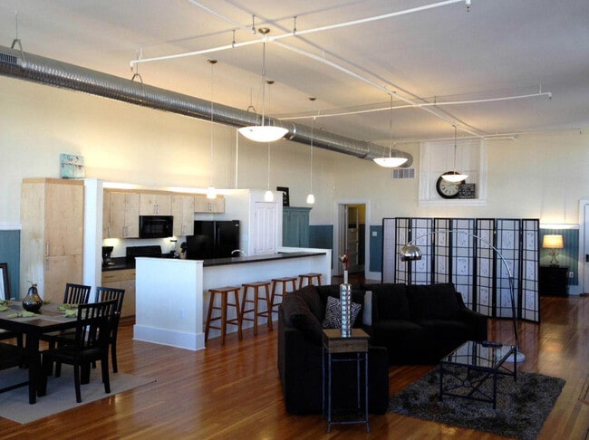 Photo - Odd Fellows Building