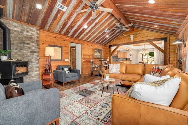 Building Photo - 468581 E 599 Rd Unit ID1221901P