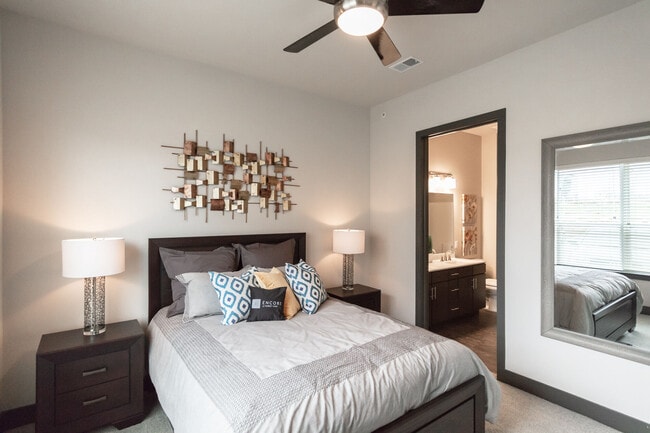 Photo - Encore at Forest Park