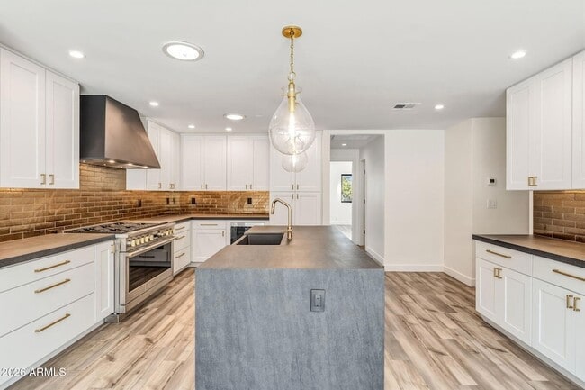 Photo - 9046 N 28th St