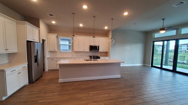 Photo - 2106 Grapewood Ln