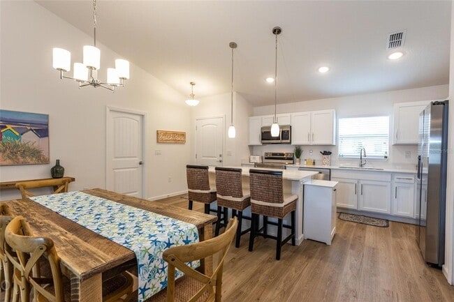 Photo - 43 Freeland Ln