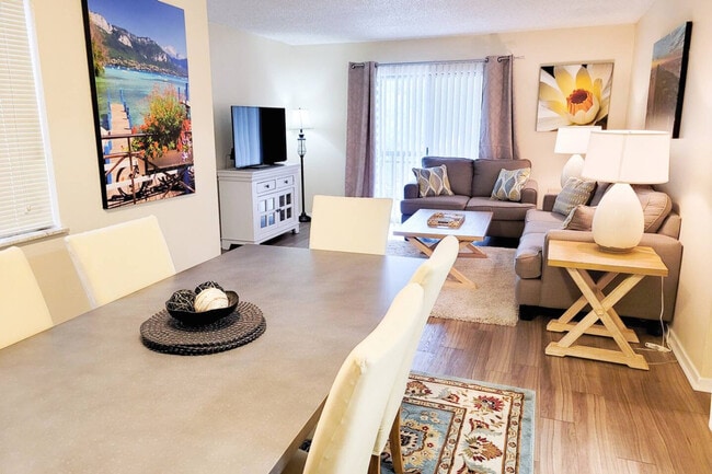 Building Photo - 6519 W Newberry Rd Unit ID1359105P