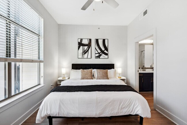 Photo - 2901 Indiana St Unit ID1289463P