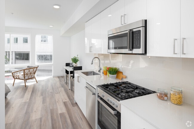 Studio, 1BA - Felix Flats